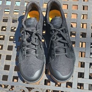KEEN Men's Black Utility Sneakers